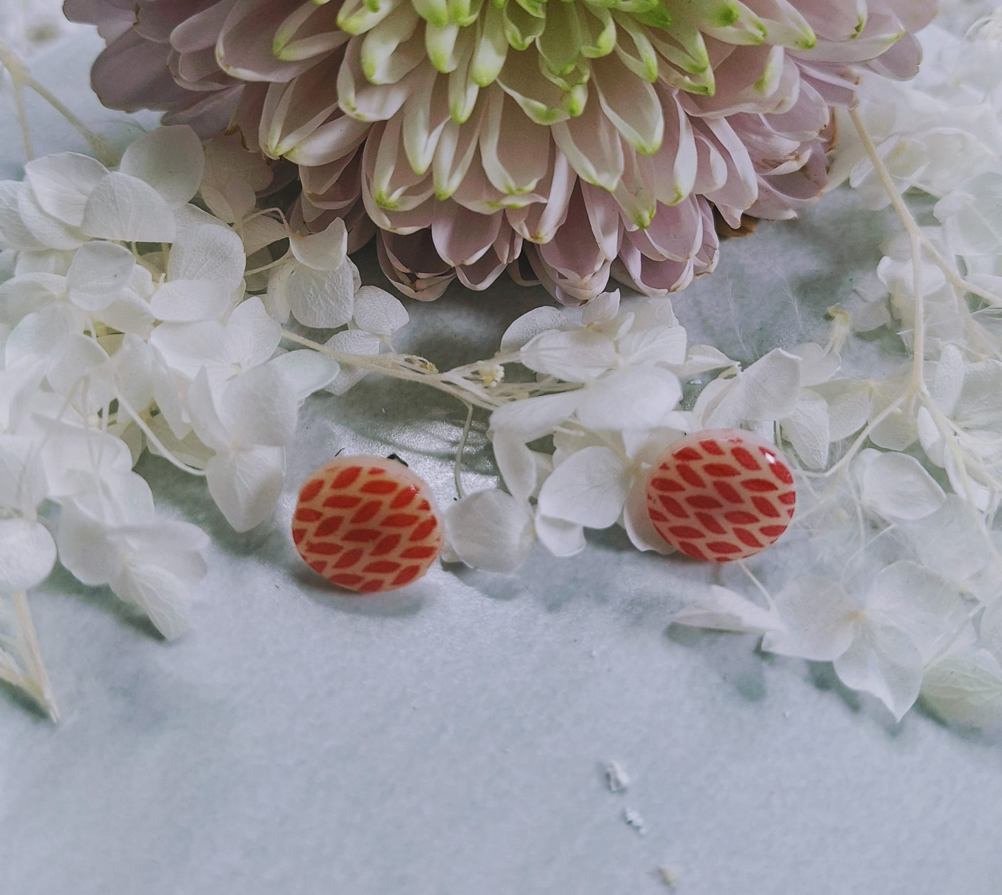 Boucles d&rsquo;oreilles feuilles rouges 🍂
