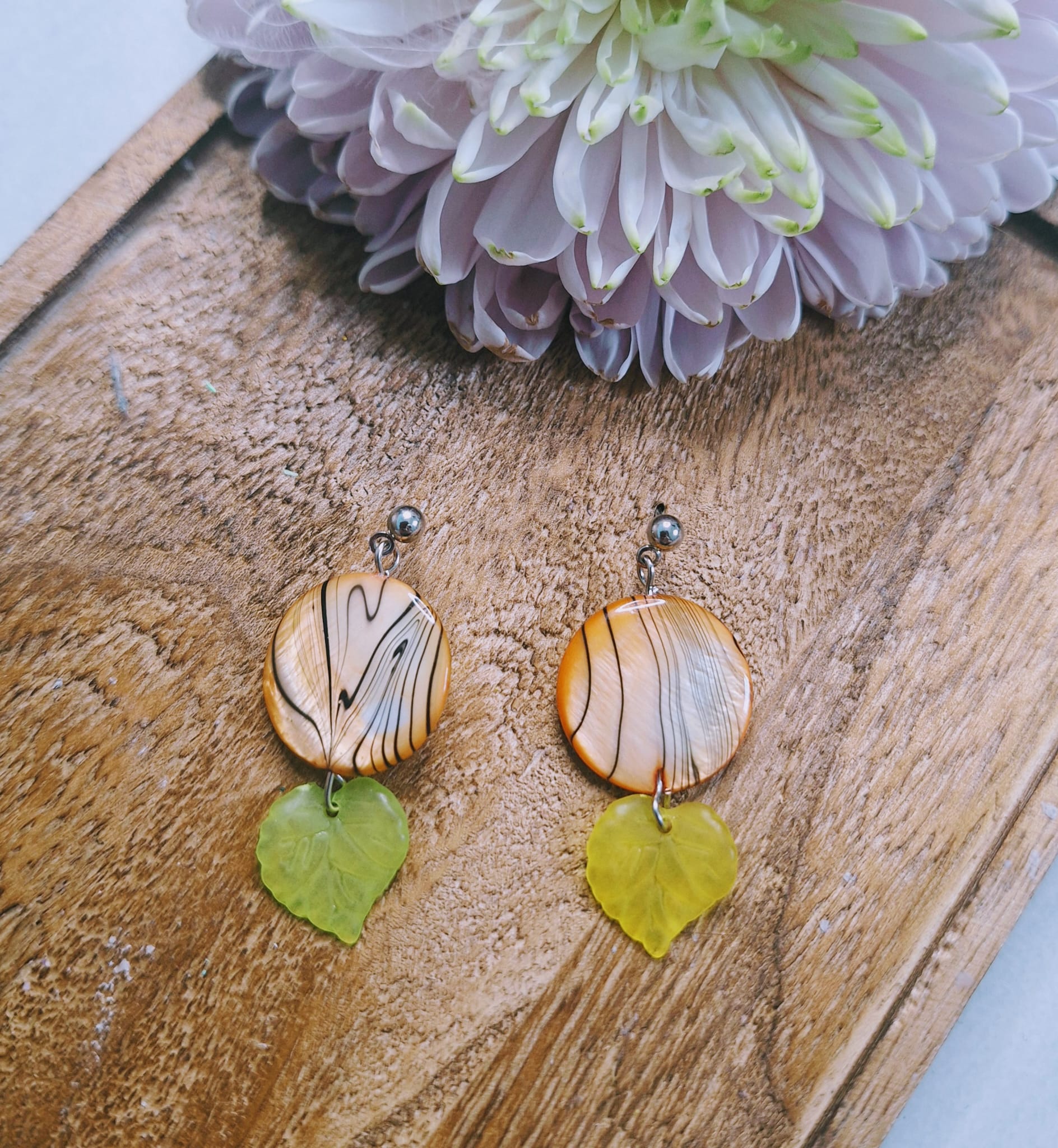 Boucles d&rsquo;oreilles Feuilles dorées 🌿