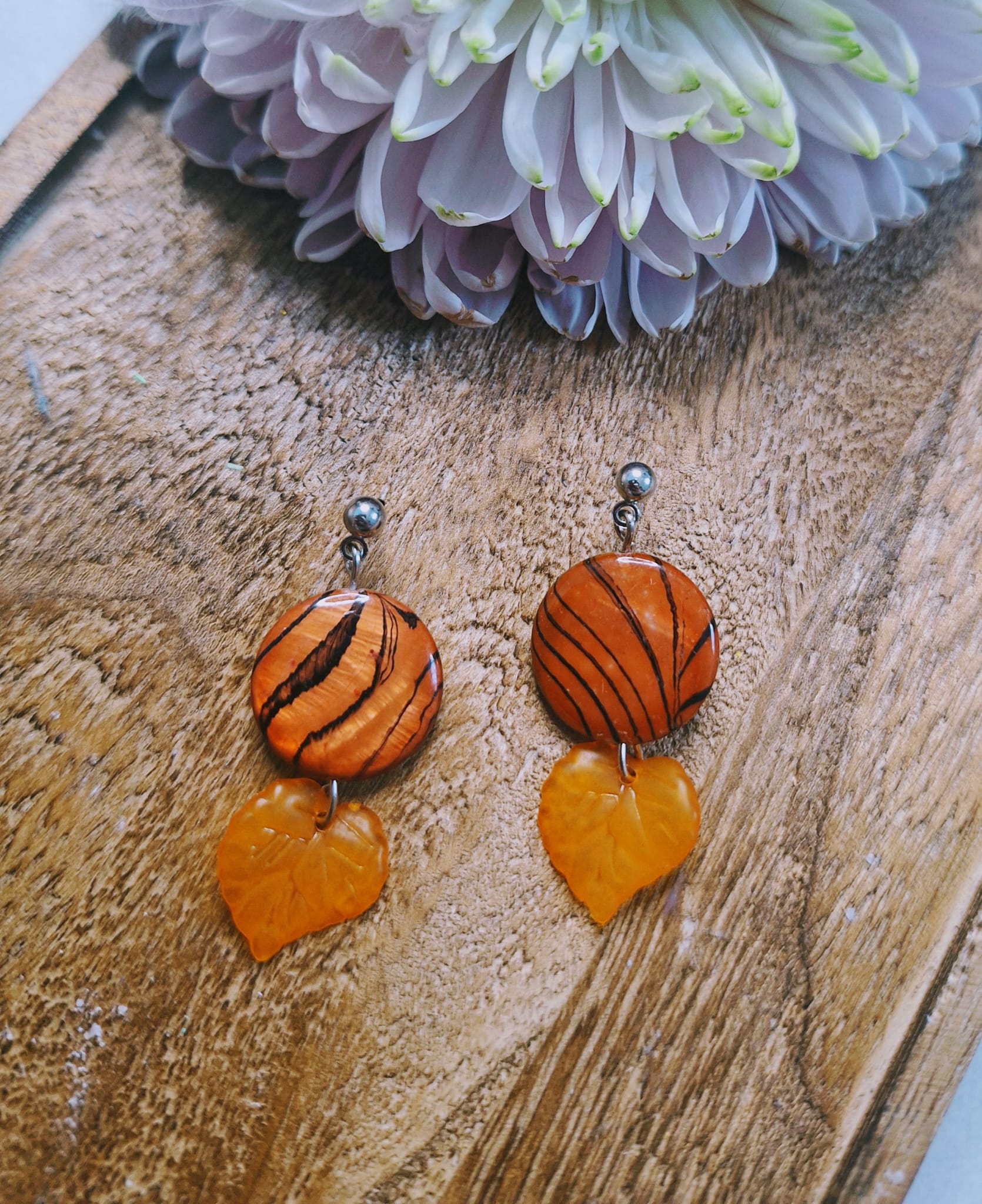 Boucles d&rsquo;oreilles Feuilles orangées 🍁